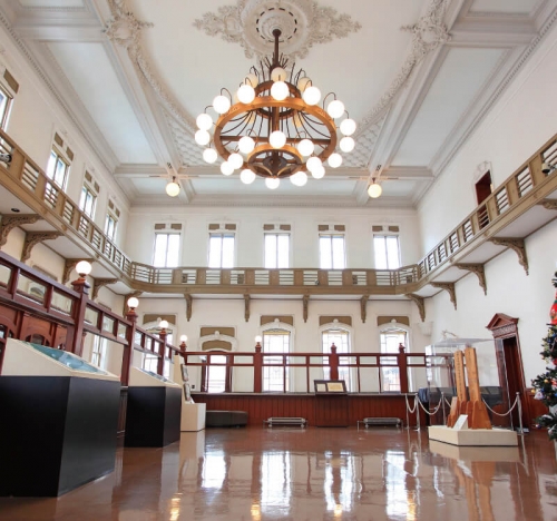 พิพิธภัณฑ์พื้นบ้าน Akarenga (อิฐแดง)